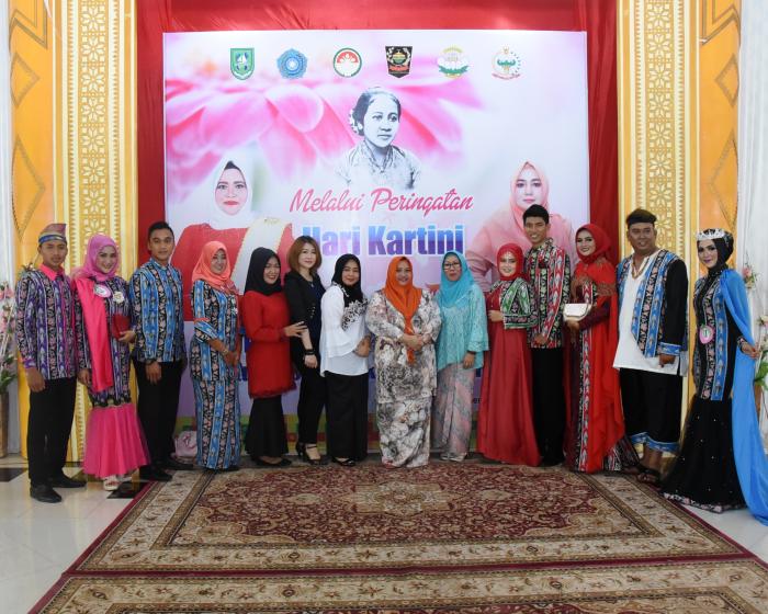 DWP KAB BENGKALIS RAIH JUARA  1 LOMBA DESAIN  BATIK  riauone 