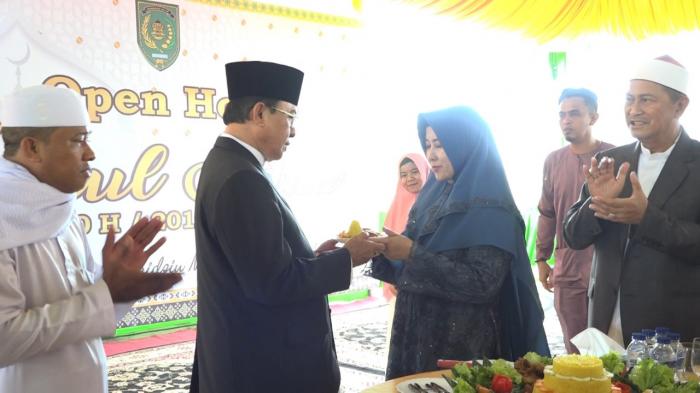 Usai Shalat Idul Adha Bupati Inhil Gelar Open House Di